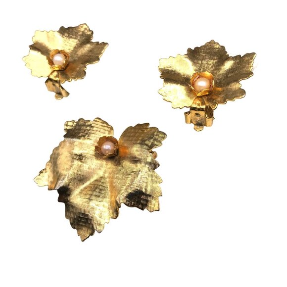 Vintage Golden Leaf Jewelry with Seed Pearl, Dimensional Texture, Clip On Earrin - Picture 2 of 5